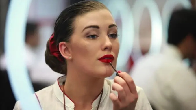 obligarte a ir maquillada