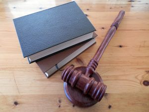 Las Resoluciones Firmes y Definitvas en Derecho