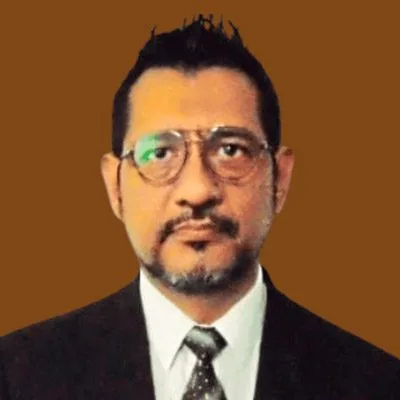 Emmanuel del Ángel Pérez — Licenciado en Derecho Mercantil