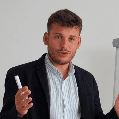 Adrián Fernández — Abogado y docente